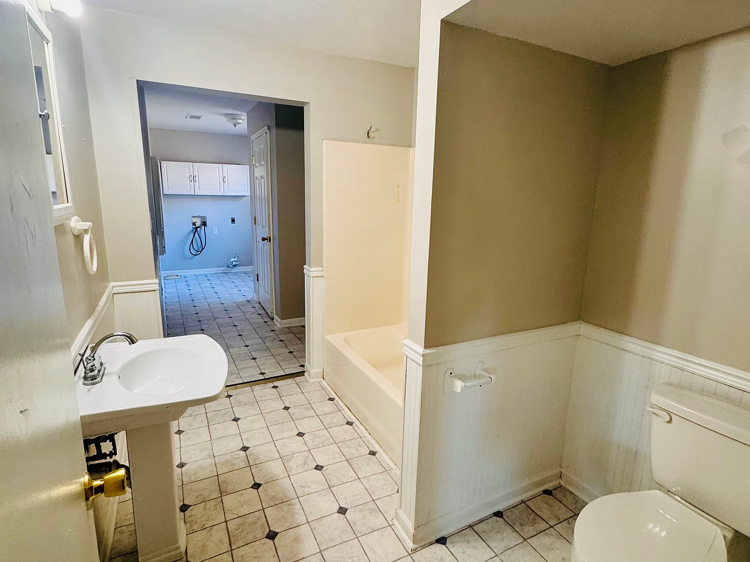 3 bed, 1115 sqft, $1,000 — Photo 4