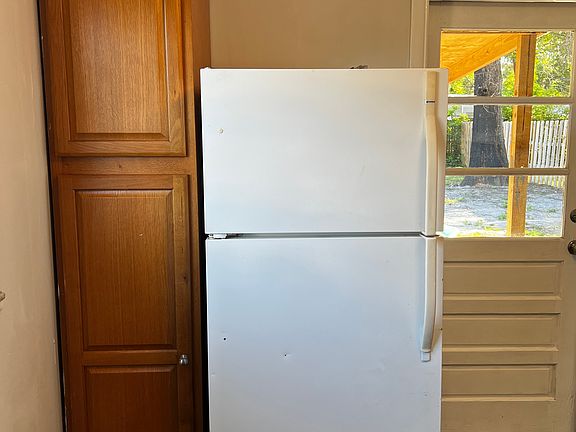 4th image of 467 W Connecticut Ave #1