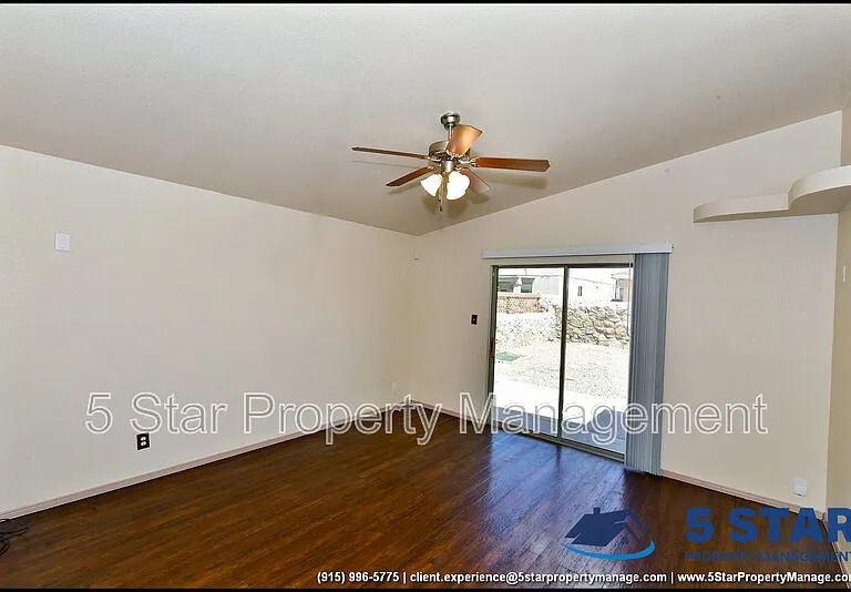 11613 Ochre Bluff Ln — Photo 7