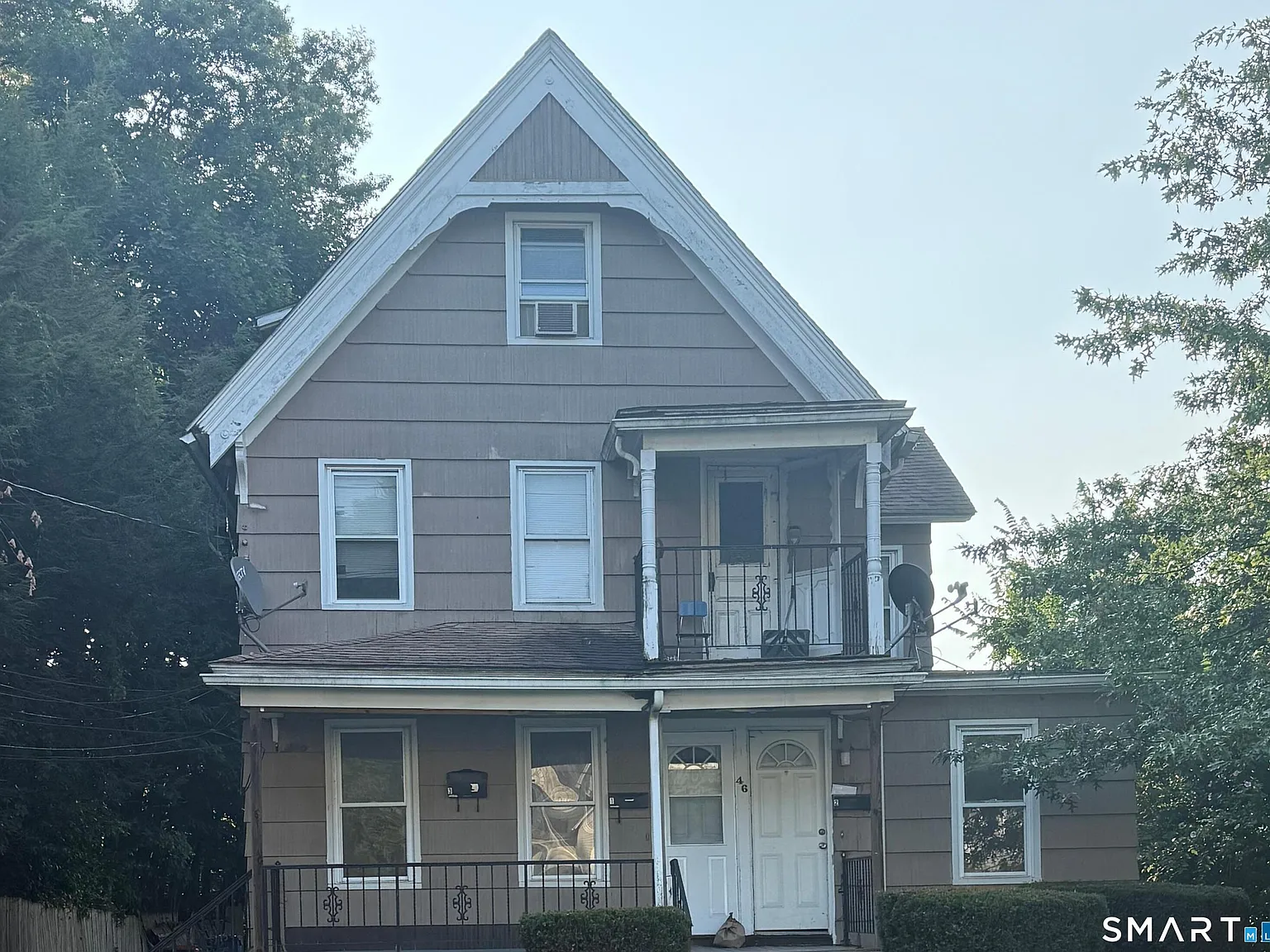 4 bed, 3.0 bath, 2039 sqft, $2,000 — Photo 1