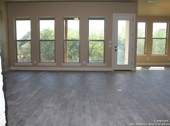 2nd image of 2722 Royalwood Dr