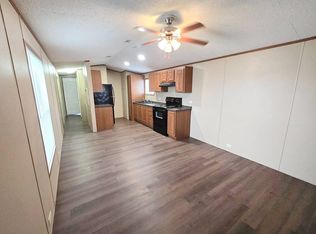 1001 E Macarthur Rd #16, Wichita, KS 67216