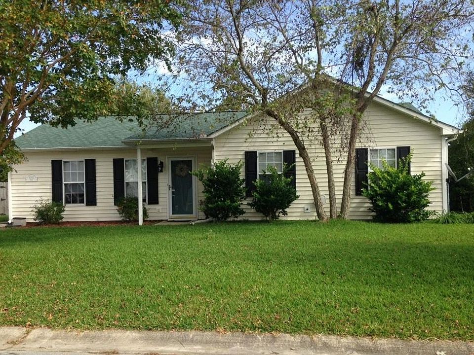 1st image of 1002 Birch Ct