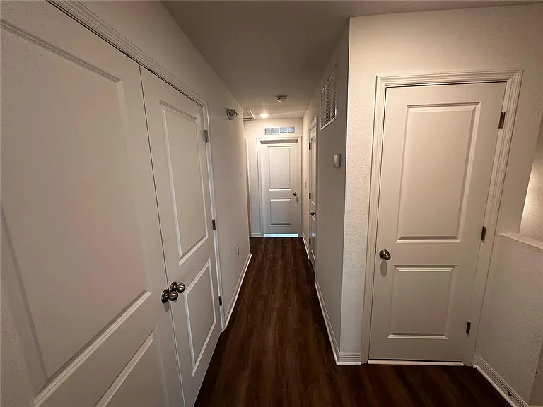 306 Madison Dr — Photo 15