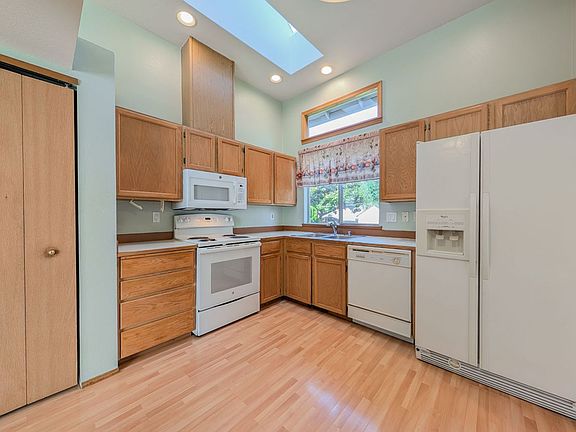 3rd image of 6317 71st St NE