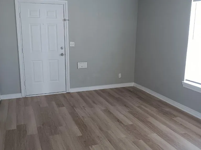 1008 E Arkansas St — Photo 3