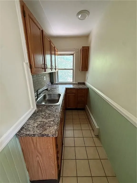 2 bed, 1.0 bath, 950 sqft, $2,200 — Photo 3