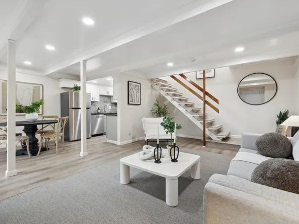 1155 Weyburn Ln APT 9, San Jose, CA 95129