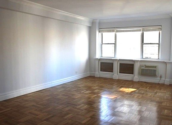 4th image of 301 E 66th St APT 17G