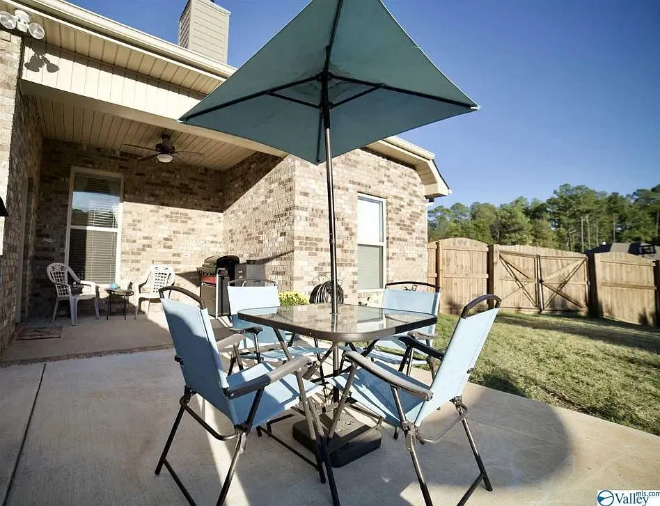 3 bed, 1936 sqft, $2,000 — Photo 4