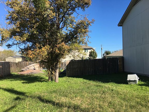 3rd image of 114 Hummingbird Ct