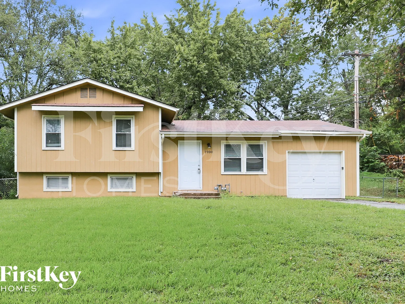 3 bed, 2.0 bath, 1372 sqft, $1,775 — Photo 1