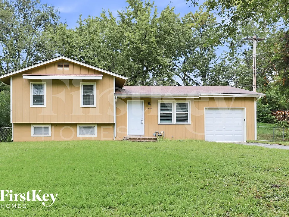 7200 NW 75th St