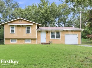 7200 NW 75th St, Kansas City, MO 64152
