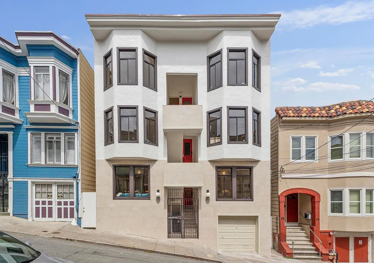 30 Bernard Street — Photo 2