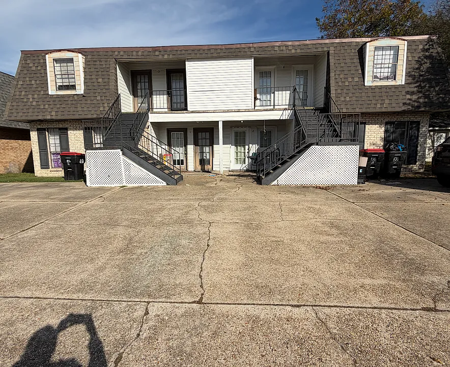 106 Vaucluse Dr