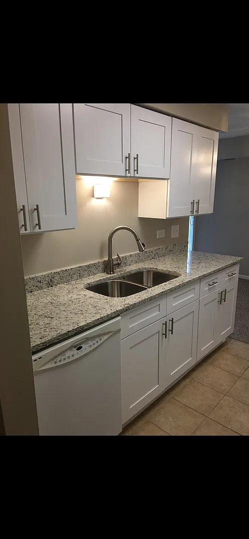 2 bed, 1.5 bath, 1100 sqft, $2,500 — Photo 3