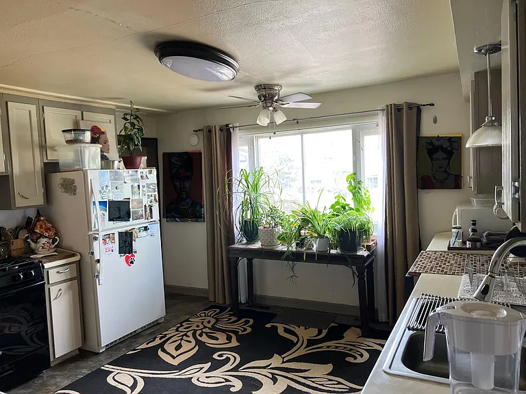8 Garnet Ave — Photo 19