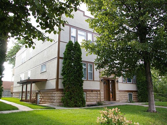 5th image of 439 Fairview Ave N #5