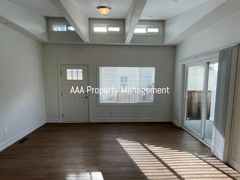 2035 Gill Port Ln #A — Photo 3