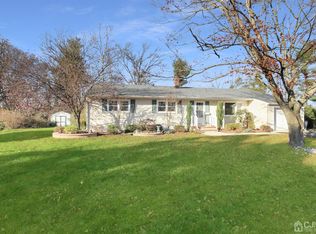 8 Greenbrae Ct, East Brunswick, NJ 08816