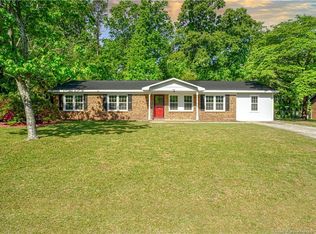978 Lisa Ave, Fayetteville, NC 28314