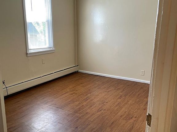 4th image of 109 West Ave APT 1S