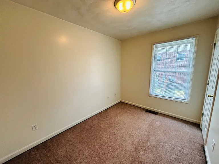 715 E Main St — Photo 10