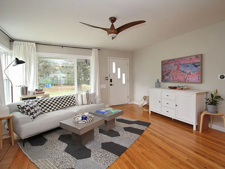 9706 N Van Houten Ave — Photo 5