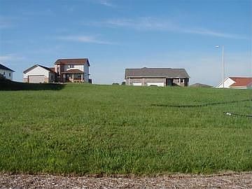 2nd image of 910 High Point Rd