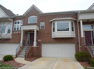 66 Grandview Cir #1, White Lake, MI 48386