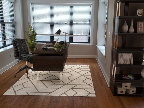 5th image of 2600 W Leland Ave #2
