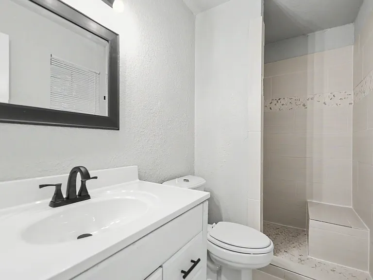 4106 Ermine Trl — Photo 16