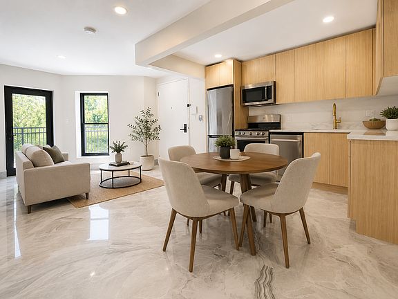 5th image of 637 Quincy St APT 1