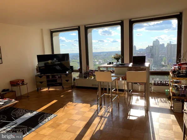 220 Locust St #21HS, Philadelphia, PA 19106