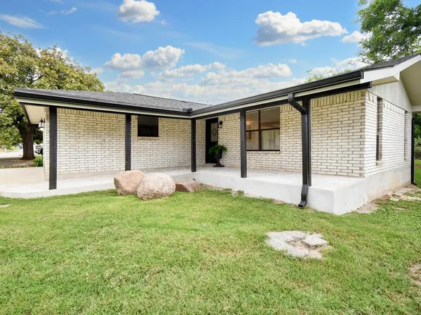 135 Stephanie Dr, Kerrville, TX 78028