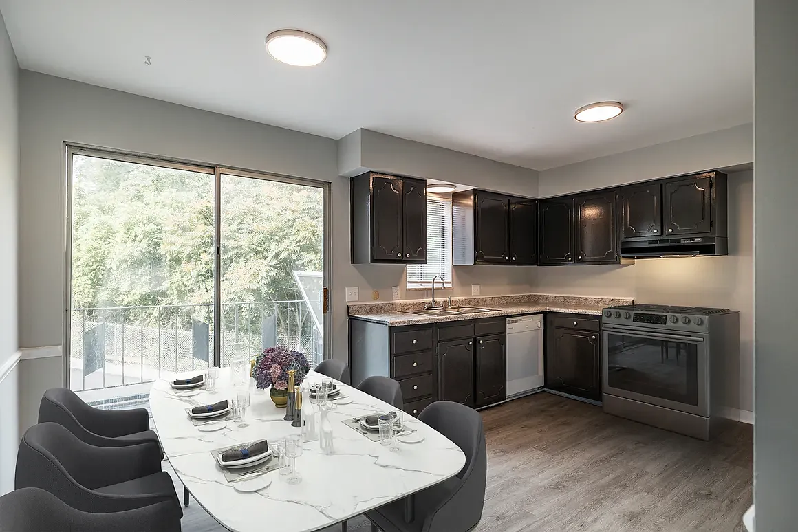 Dominion Townhomes & Apartments — Photo 4