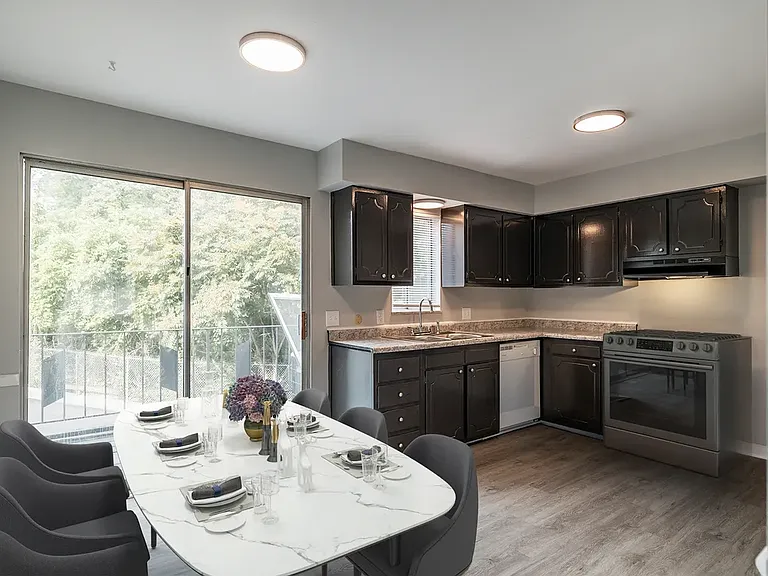 Dominion Townhomes & Apartments — Photo 4