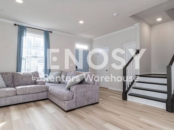5th image of 1041 Flester Ln
