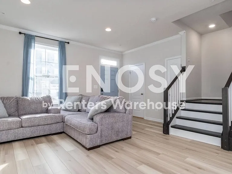 1041 Flester Ln — Photo 11