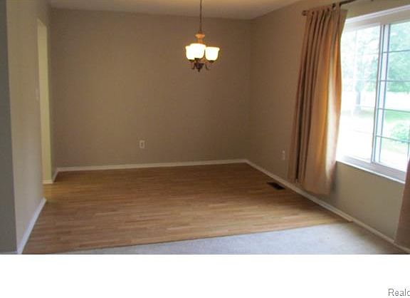 2nd image of 684 E Fox Hills Dr Floor 1