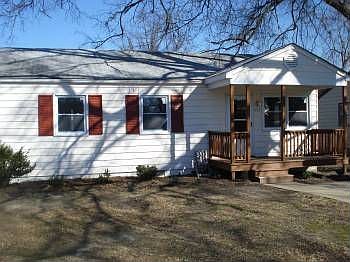 1st image of 557 S 22nd Ave