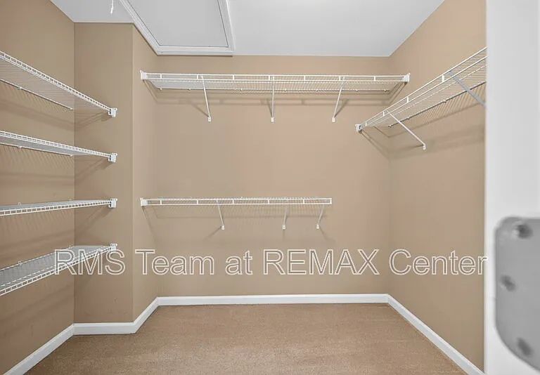1572 Lenox Overlook Rd — Photo 35