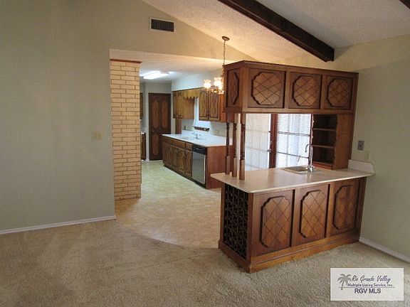 3rd image of 2821 Lotus St
