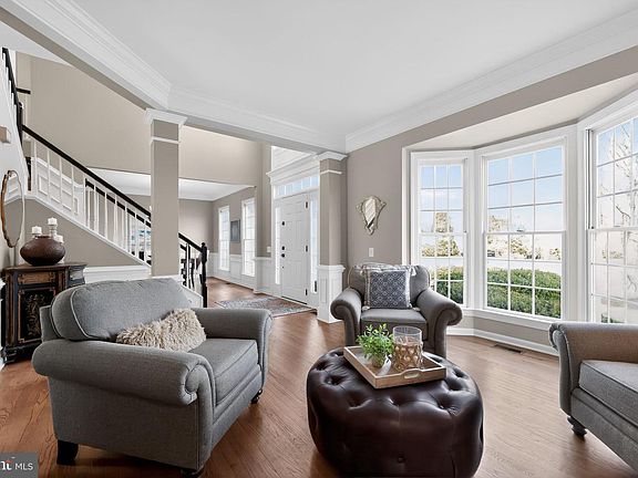 4th image of 2 Eagleton Farm Rd