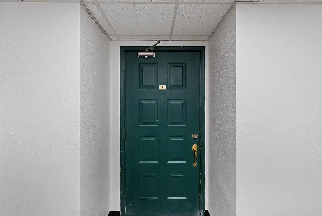 2 bed, 1.0 bath, 1000 sqft, $1,200 — Photo 1