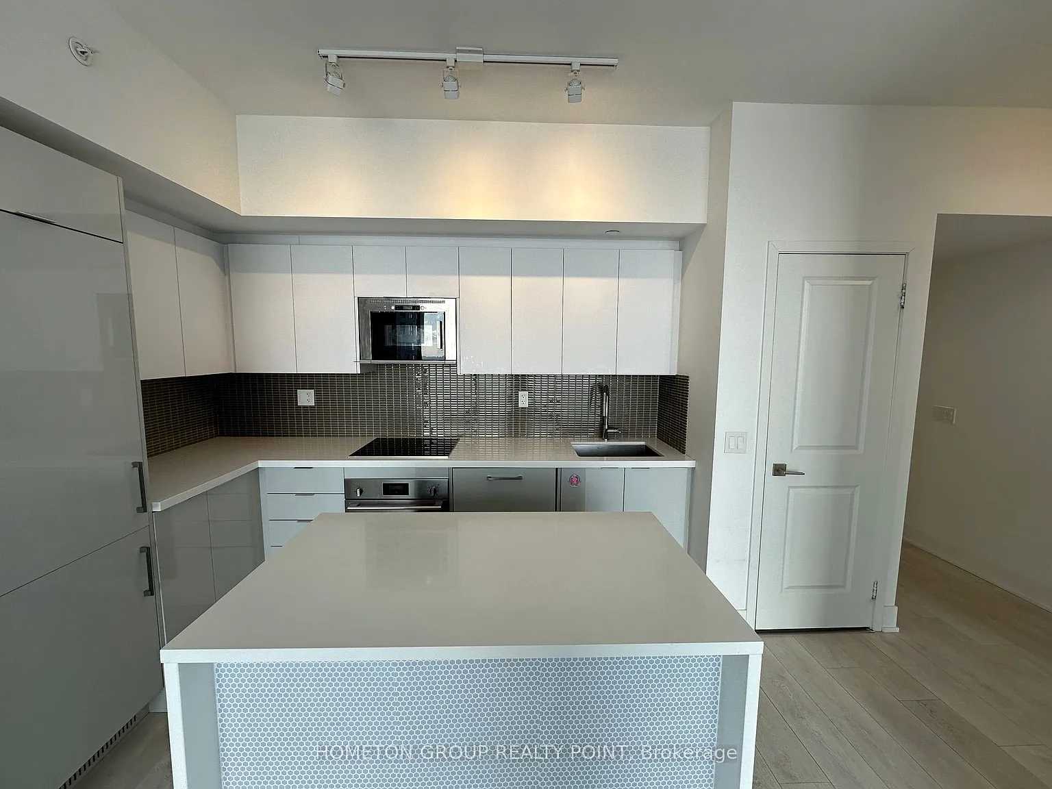 2 bed, $2,900 — Photo 3