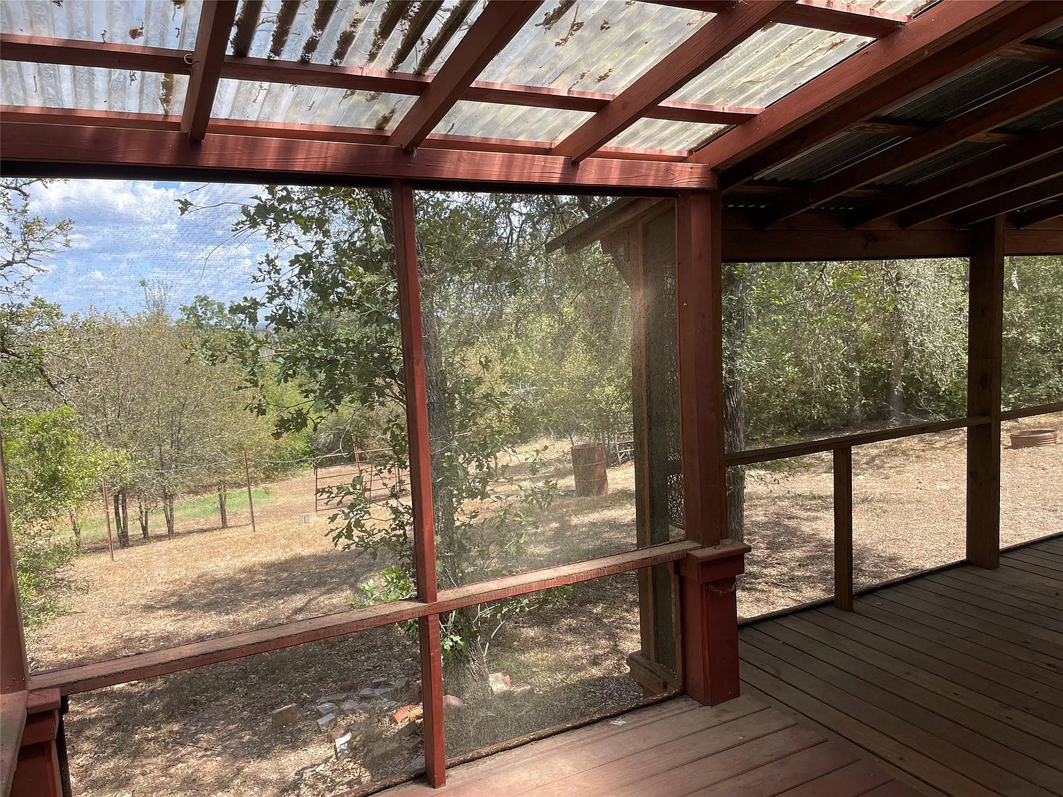 3 bed, 2.0 bath, 1098 sqft, $1,600 — Photo 4