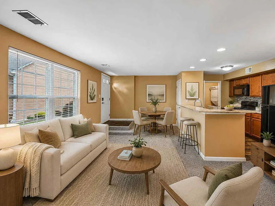 Montgomery Manor Apartments & Townhomes