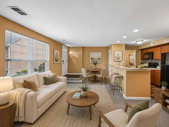 Montgomery Manor Apartments & Townhomes, 2701 Elroy Rd APT F03, Hatfield, PA 19440